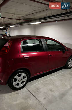 Хетчбек Fiat Punto 2009 в 