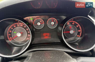 Хетчбек Fiat Punto 2010 в 