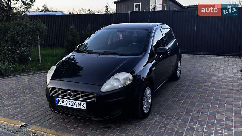 Хетчбек Fiat Punto 2009 в 