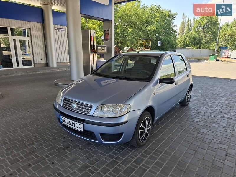 Хэтчбек Fiat Punto 2007 в 