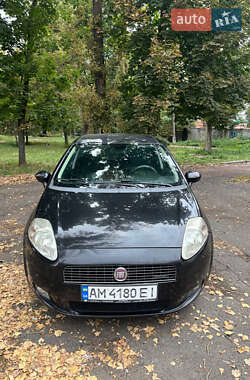 Хэтчбек Fiat Punto 2008 в 