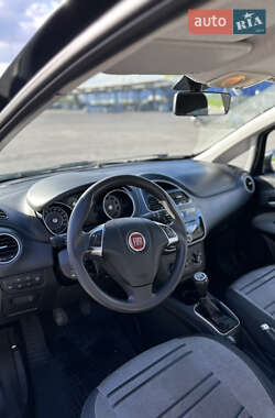 Хэтчбек Fiat Punto 2010 в 