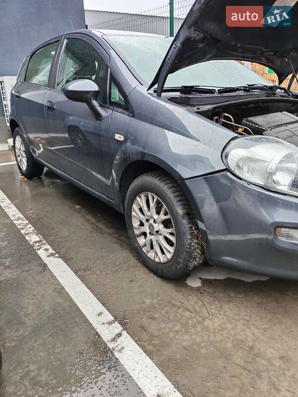Хэтчбек Fiat Punto 2012 в Киеве