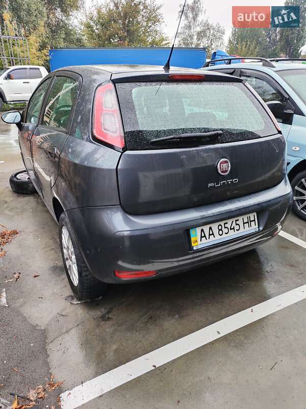 Хэтчбек Fiat Punto 2012 в Киеве