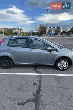 Хетчбек Fiat Punto 2009 в 