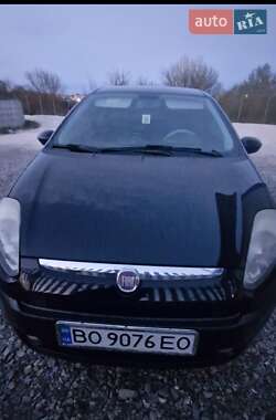 Хетчбек Fiat Punto 2011 в 