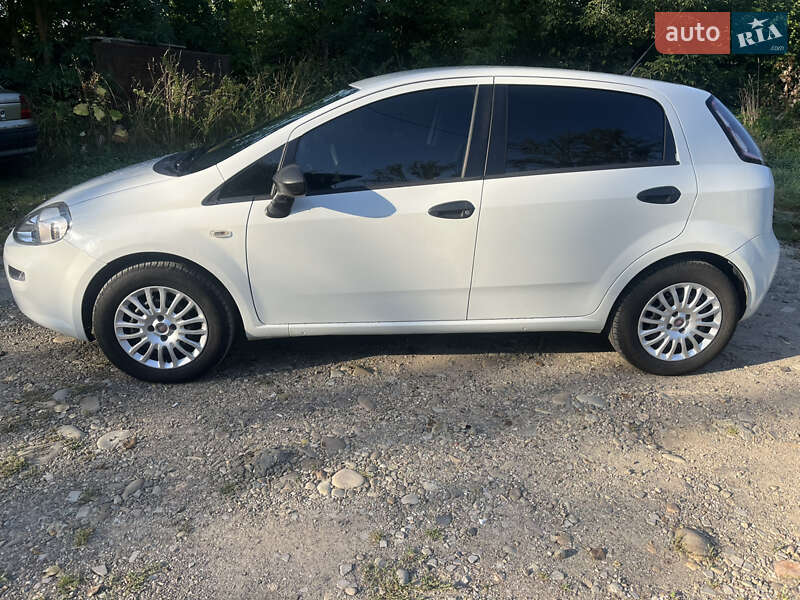 Хэтчбек Fiat Punto 2012 в Калуше фото 2 Хэтчбек Fiat Punto 2012 в Калуше
