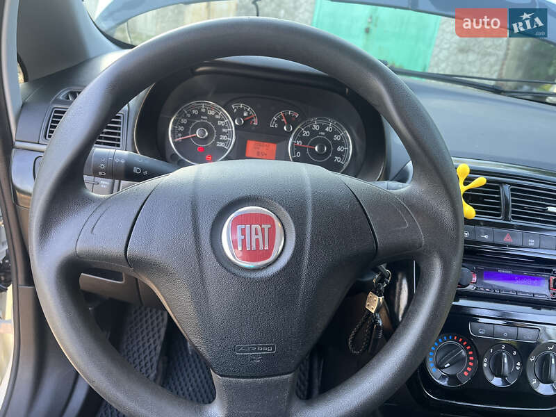 Хэтчбек Fiat Punto 2012 в Калуше фото 28 Хэтчбек Fiat Punto 2012 в Калуше