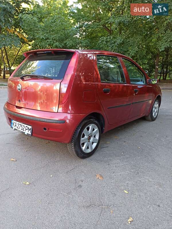 Хетчбек Fiat Punto 2004 в Києві