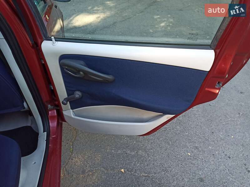 Хетчбек Fiat Punto 2004 в Києві