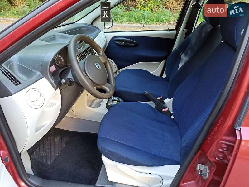 Хетчбек Fiat Punto 2004 в Києві