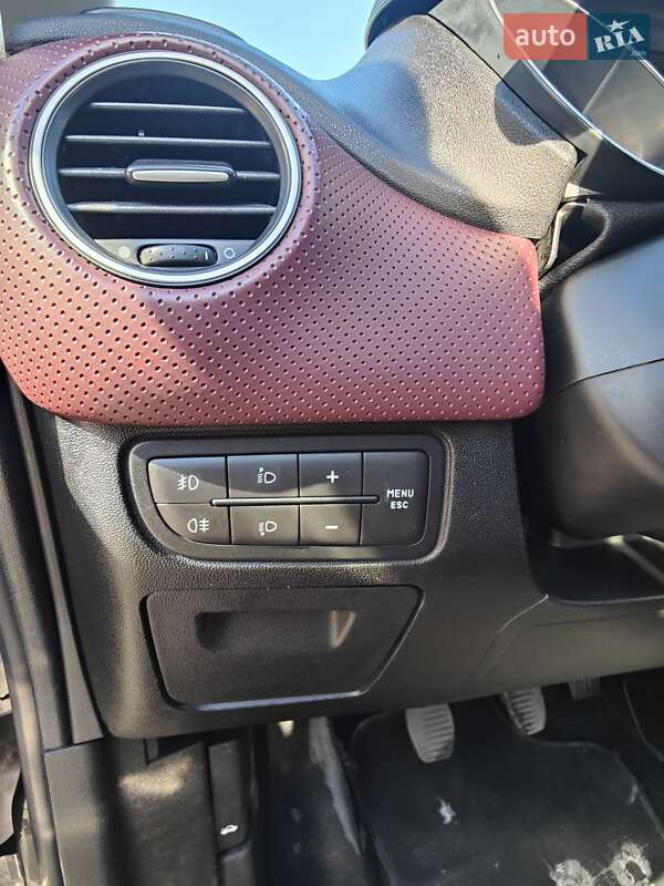 Хетчбек Fiat Punto 2011 в Чернівцях