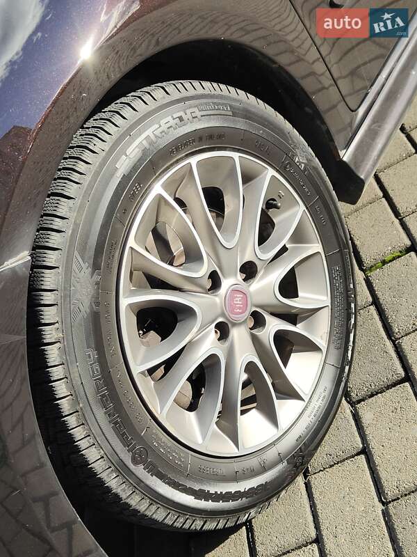 Хетчбек Fiat Punto 2011 в Чернівцях