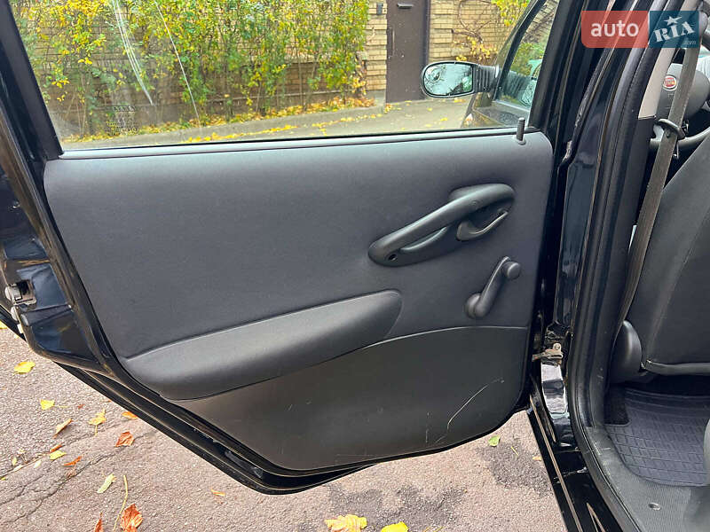 Хэтчбек Fiat Punto 2008 в Киеве