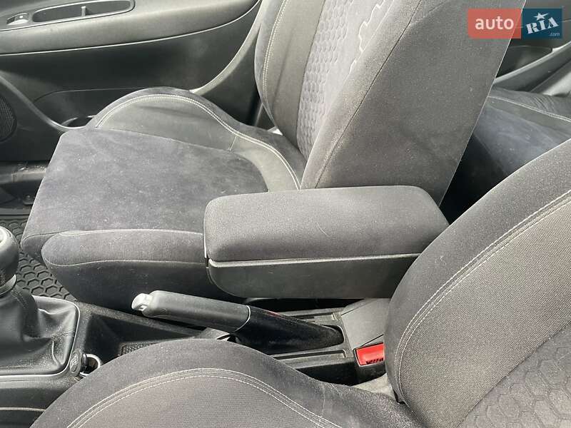 Хэтчбек Fiat Punto 2013 в Киеве фото 12 Хэтчбек Fiat Punto 2013 в Киеве