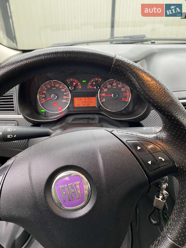 Хэтчбек Fiat Punto 2008 в Житомире