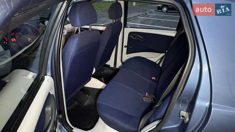 Хетчбек Fiat Punto 2004 в Харкові