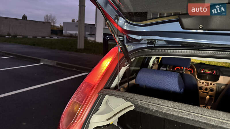 Хетчбек Fiat Punto 2004 в Харкові