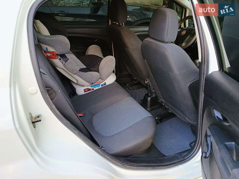 Хетчбек Fiat Punto 2010 в Івано-Франківську