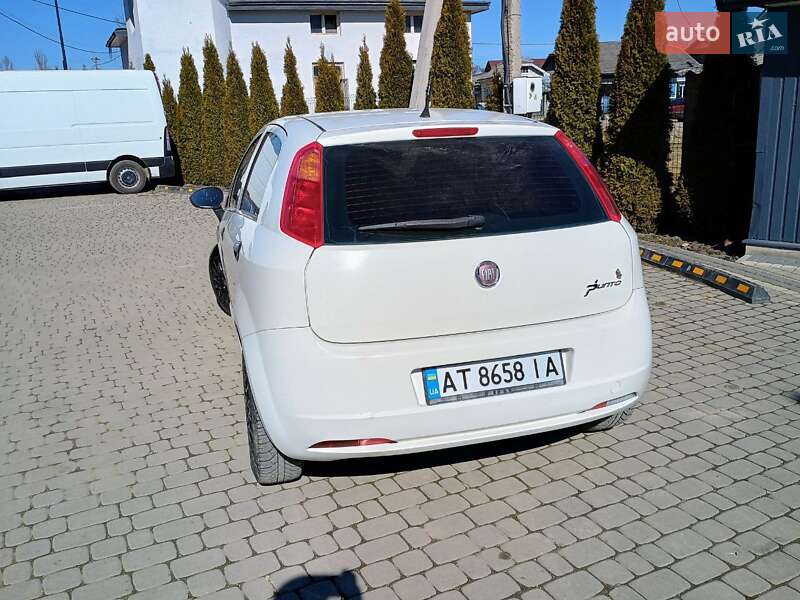 Хетчбек Fiat Punto 2010 в Івано-Франківську