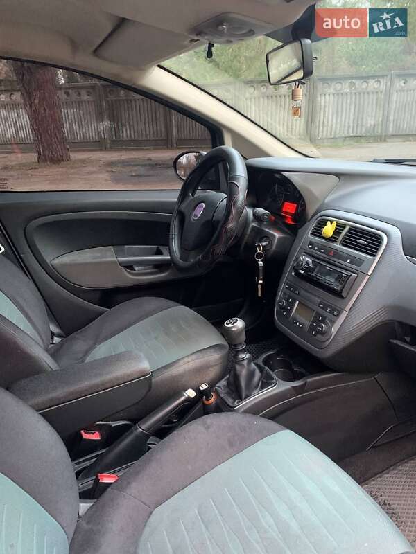 Хетчбек Fiat Punto 2009 в Києві