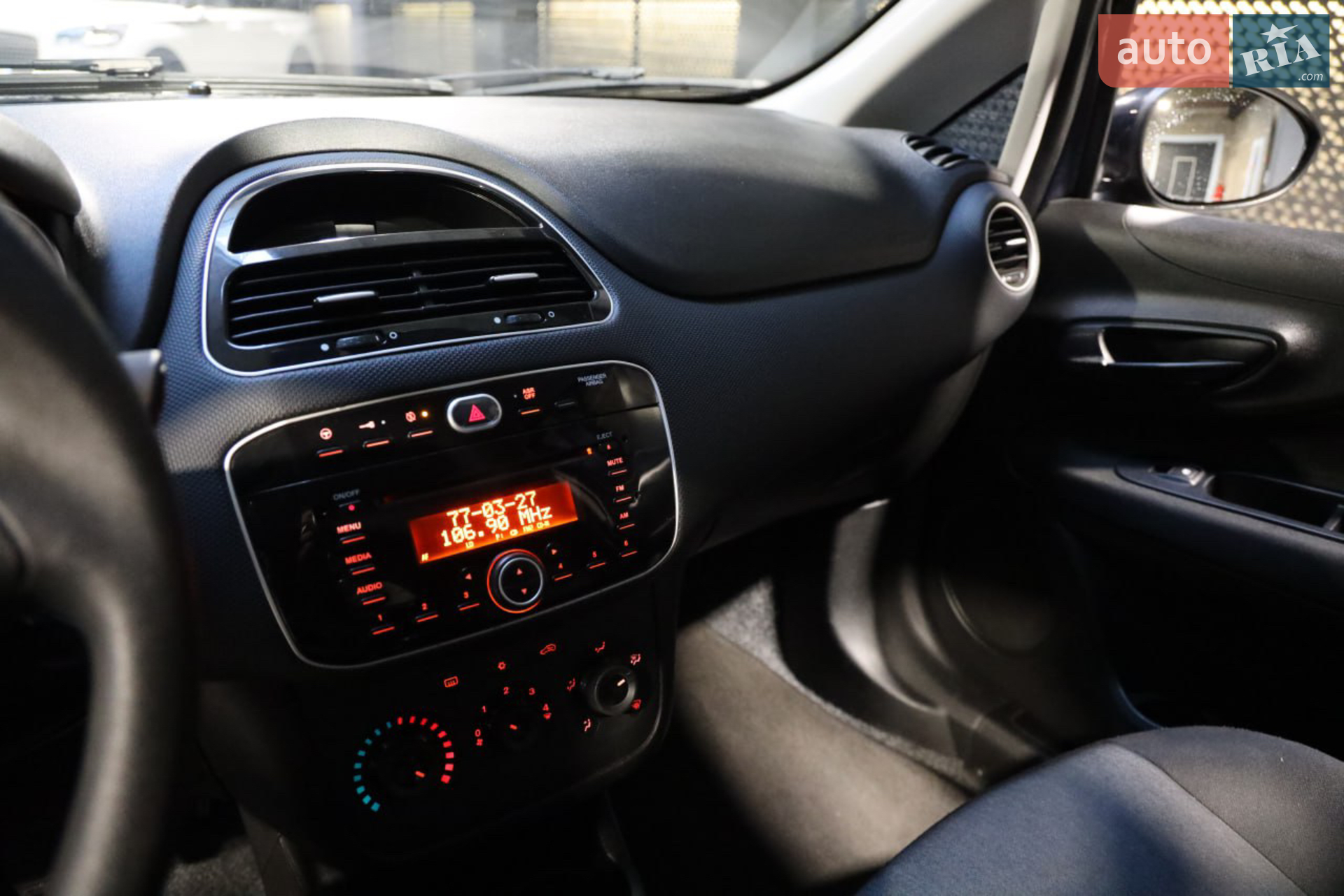 2017 Fiat Punto - мініатюра 16