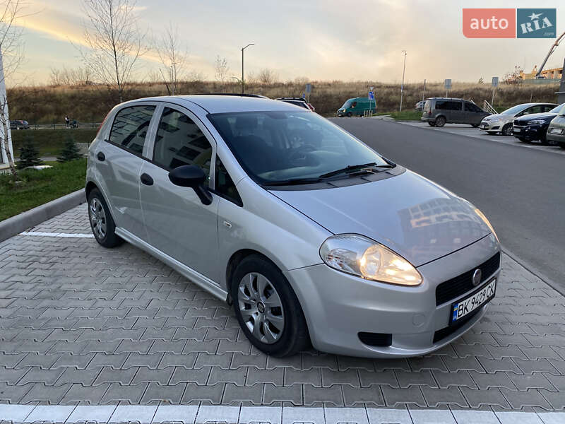 Хэтчбек Fiat Punto 2010 в Ровно фото 5 Хэтчбек Fiat Punto 2010 в Ровно