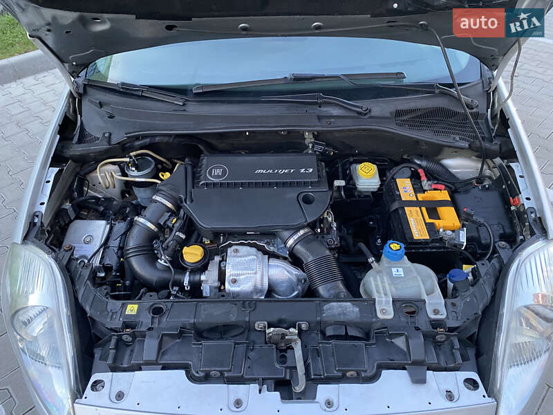 Хэтчбек Fiat Punto 2010 в Ровно фото 22 Хэтчбек Fiat Punto 2010 в Ровно