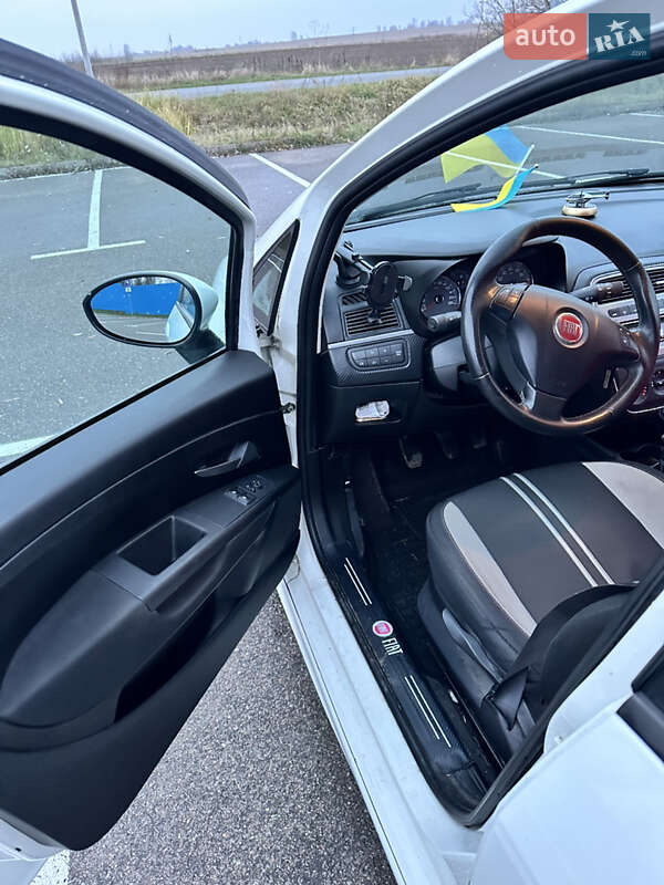 Хэтчбек Fiat Punto 2009 в Дымере