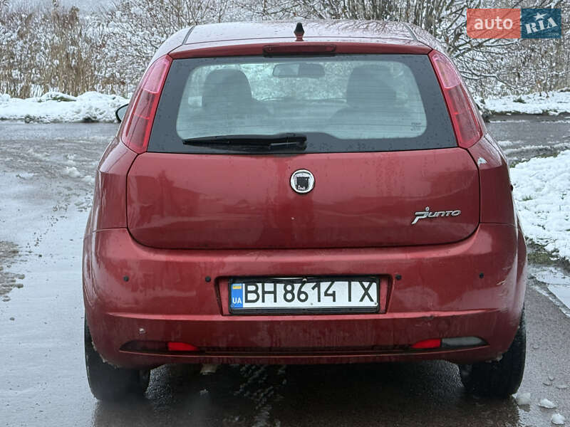 Хэтчбек Fiat Punto 2007 в Дублянах