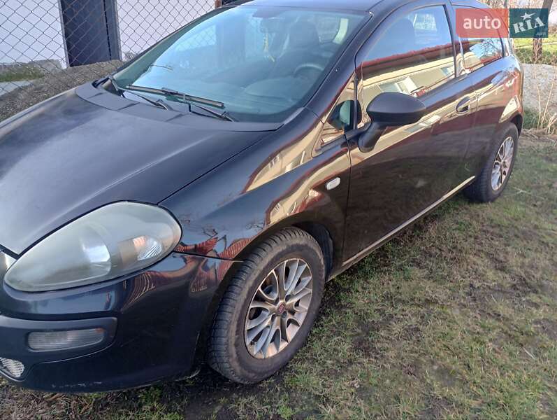 Хэтчбек Fiat Punto 2011 в Стрые