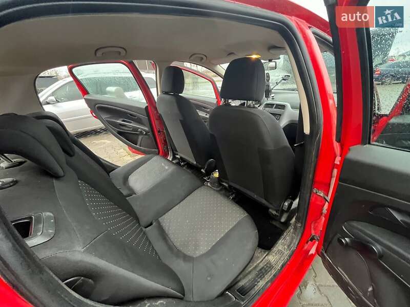 Хетчбек Fiat Punto 2009 в Бородянці