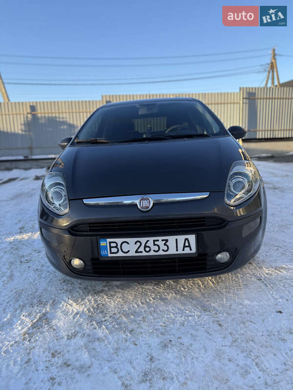 Хэтчбек Fiat Punto 2011 в Пустомытах фото 2 Хэтчбек Fiat Punto 2011 в Пустомытах