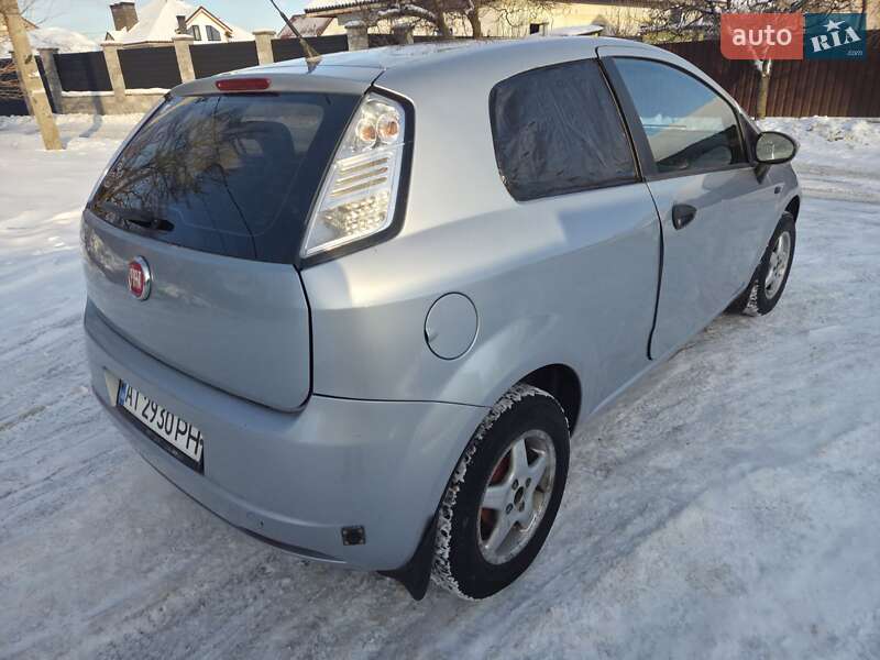 Хэтчбек Fiat Punto 2009 в Киеве