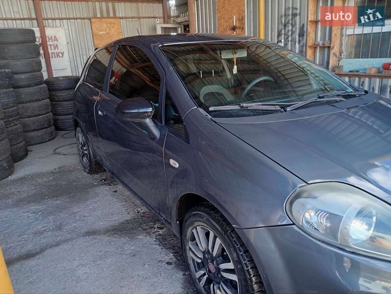 Хэтчбек Fiat Punto 2012 в Виннице