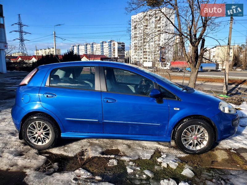 Хетчбек Fiat Punto 2010 в Києві