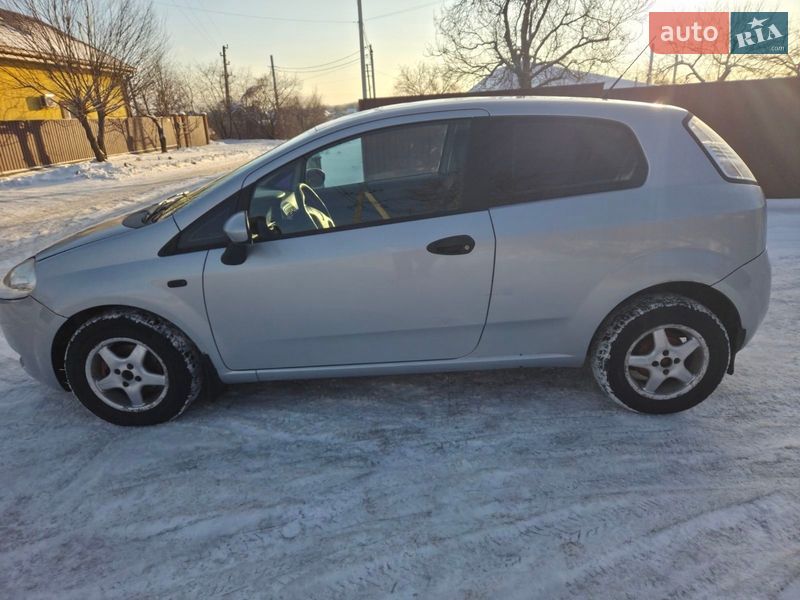 Хэтчбек Fiat Punto 2009 в Киеве