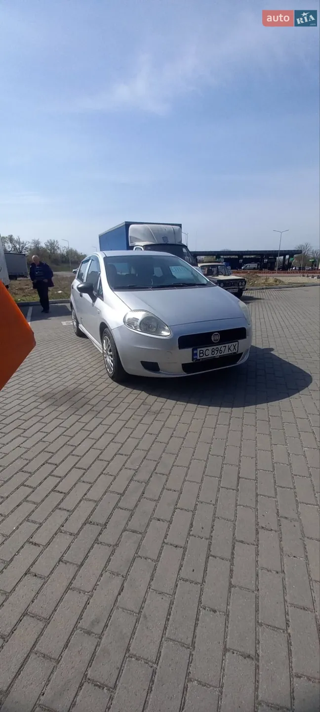 2010 Fiat Punto - мініатюра 2