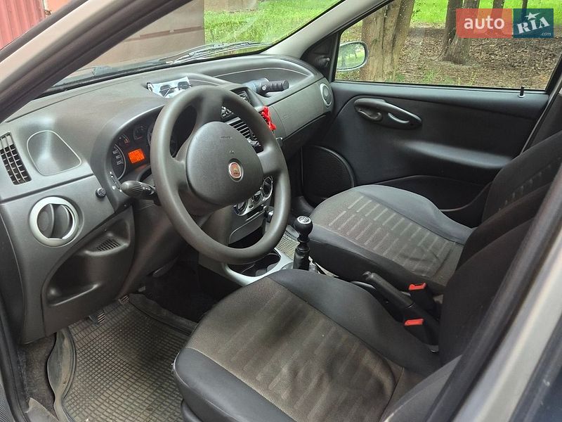 Хэтчбек Fiat Punto 2009 в Львове