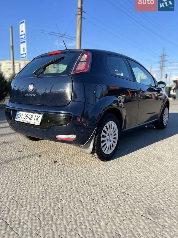 Хэтчбек Fiat Punto 2011 в Полтаве