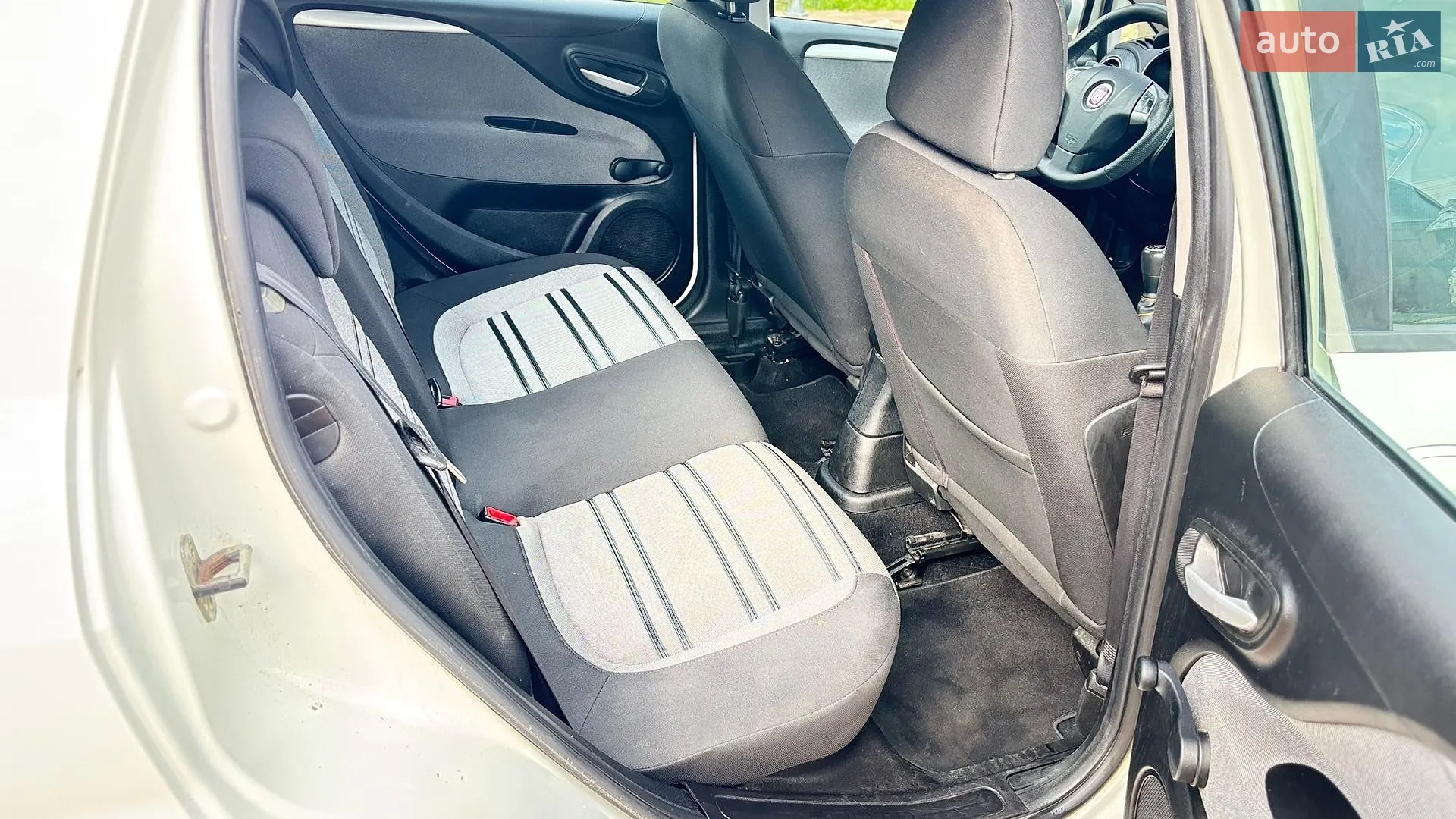 2011 Fiat Punto - мініатюра 10