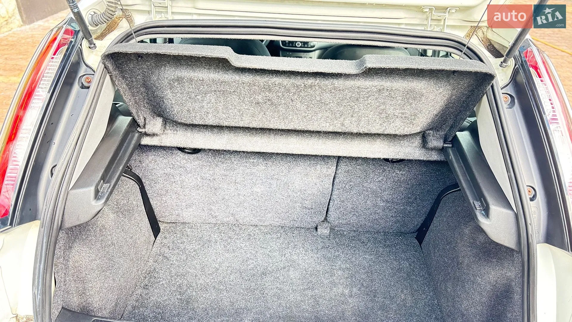2011 Fiat Punto - мініатюра 11