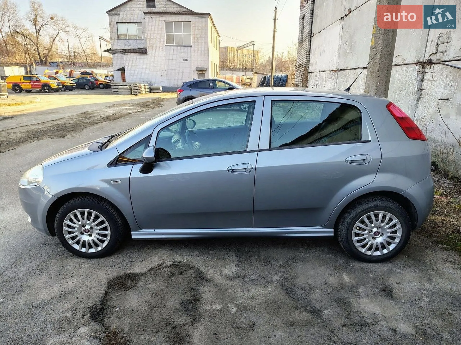2011 Fiat Punto - мініатюра 2