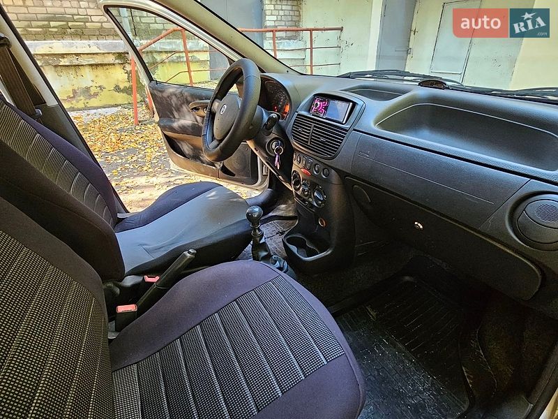 Хэтчбек Fiat Punto 2007 в Днепре