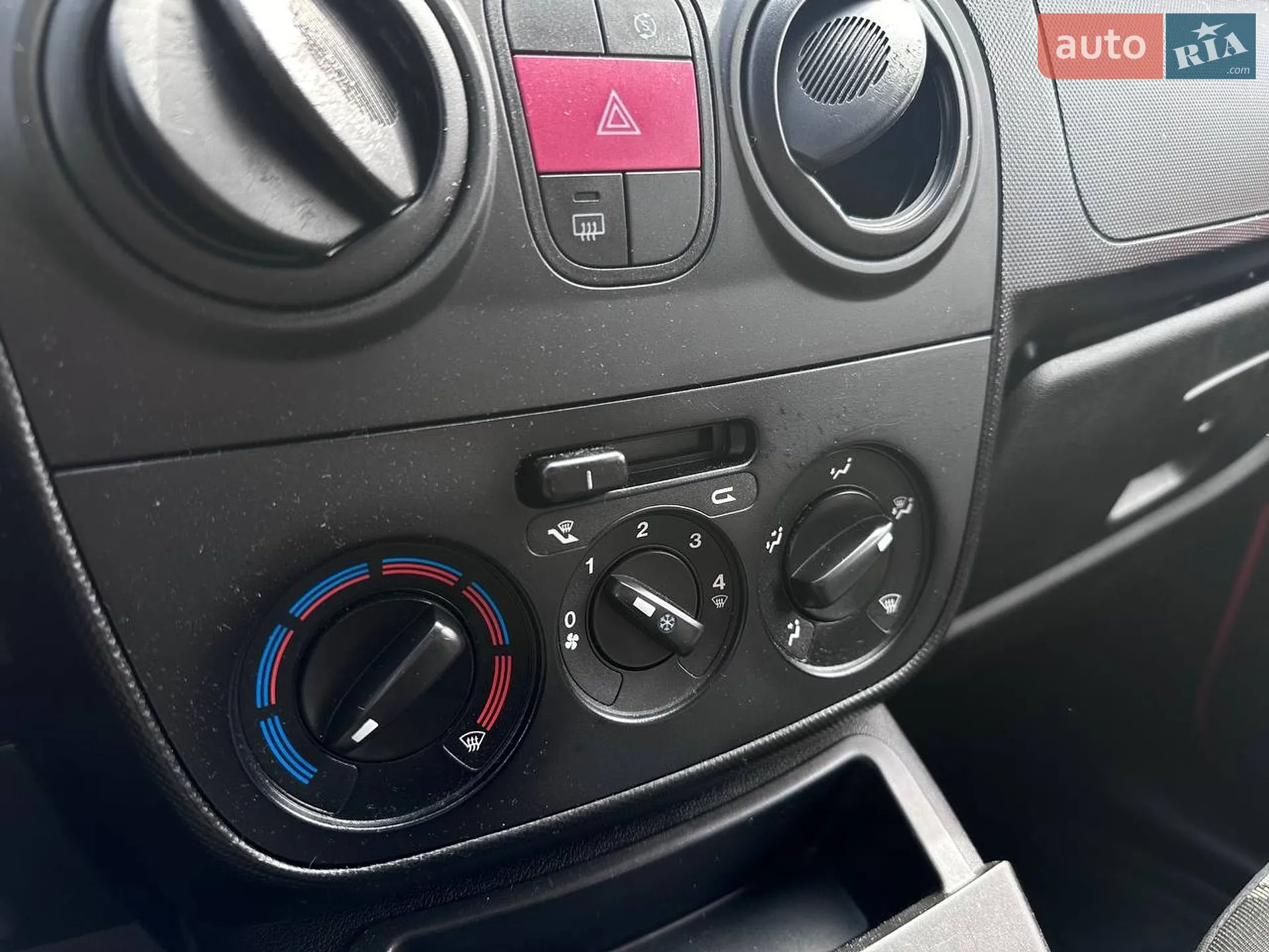 2015 Fiat Qubo - мініатюра 19