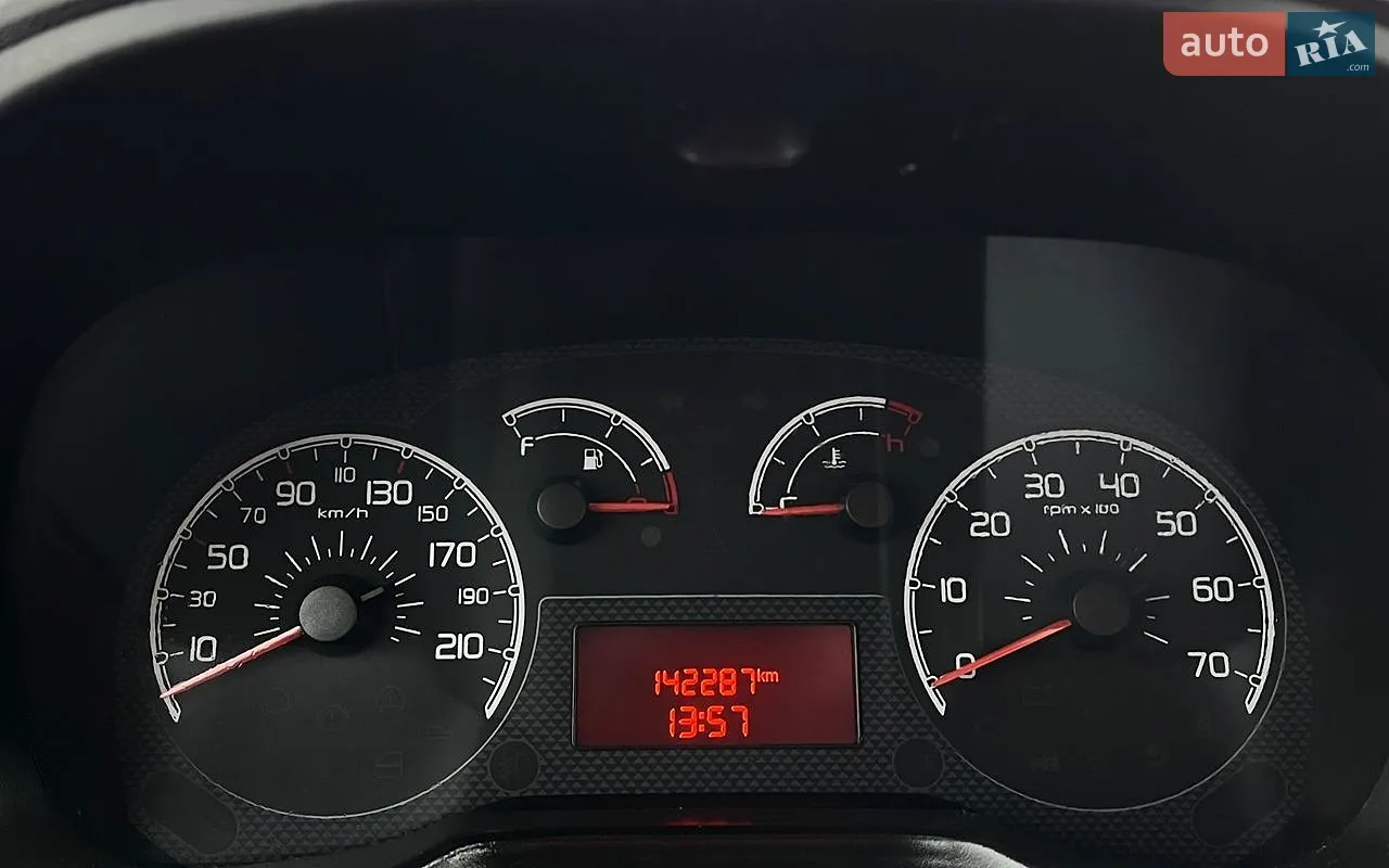 2013 Fiat Qubo - мініатюра 11