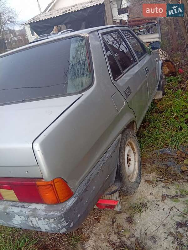 Седан Fiat Regatta 1987 в Дунаївцях