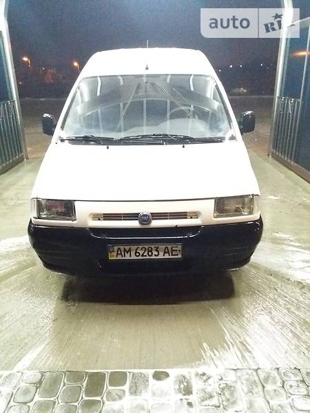 Вантажопасажирський фургон Fiat Scudo 2000 в Львові