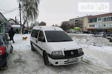 Вантажопасажирський фургон Fiat Scudo 2005 в Кагарлику