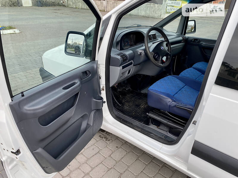 Минивэн Fiat Scudo 2005 в Теофиполе